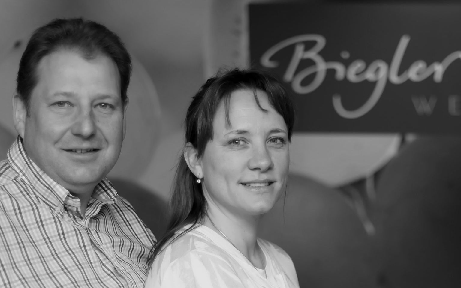 Portrait in schwarz weiss von Andreas Biegler und Petra Brand