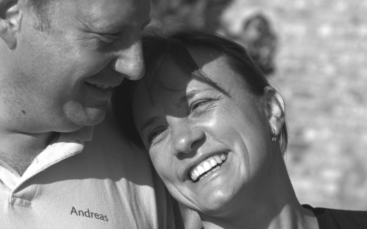Portrait in schwarz weiss von Andreas Biegler und Petra Brand